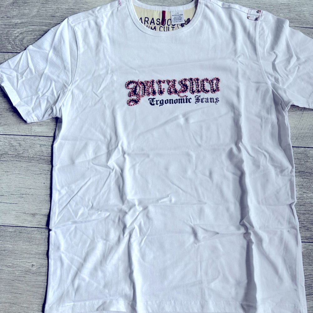 PERFECT CONDITION - Vintage Parasuco tshirt with embroidery